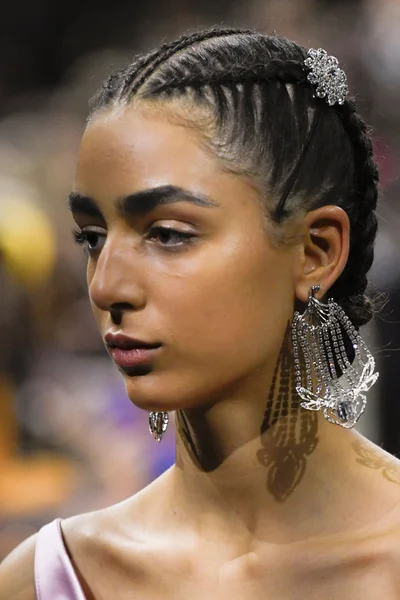 Look 50
